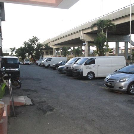 Hotel Damai Parit Buntar Exterior foto